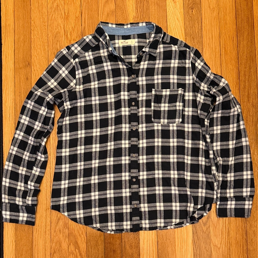 Hollister Black and White Plaid Flannel Shirt, Size L